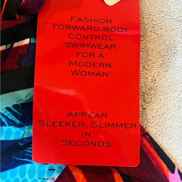 NWT Magicsuit by Miracle Suit Cypress Rita Tankini) top only) size 8 - Picture 5 of 11